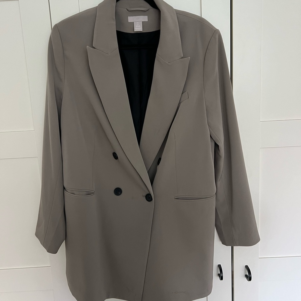 H&M Double-breadted blazer in taupe